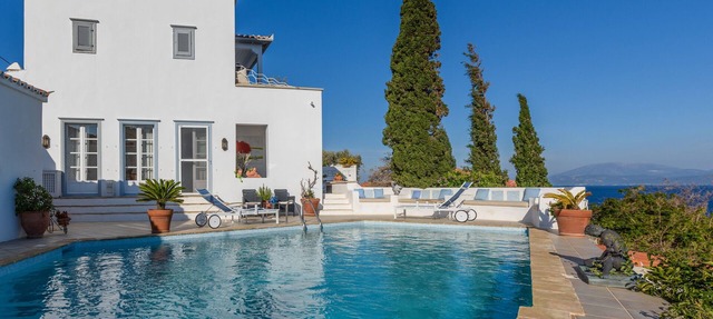 Hydra-Luxurious Oceanfront -Views Forever