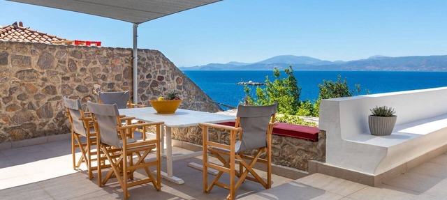 Hydrelion Beachfront Suite, Divine Sea Views, Furnished Terrace, Hydra