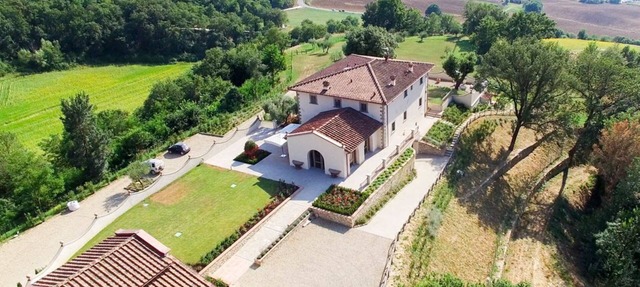I Tebaldi - Eight Bedroom Villa, Sleeps 18