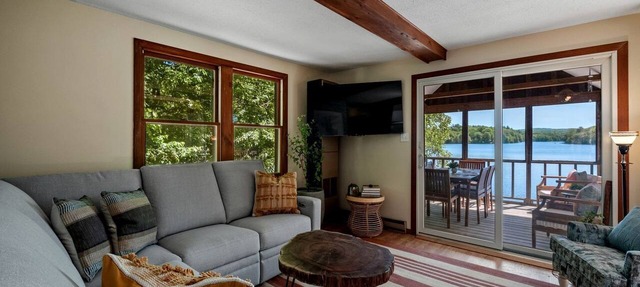 Idyllic Lakeside Getaway in Barnstead, New Hampshire