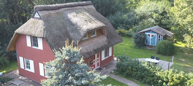 Idyllisches Reetdachhaus mit großem Garten by Interhome