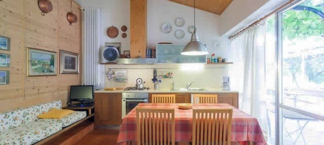 “Il Geranio” charming apartment with swimming pool and park for ultimate relax