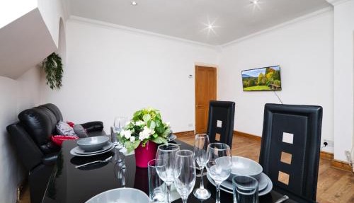 Immaculate Condition 3 Bed En-Suite Refurbished House
