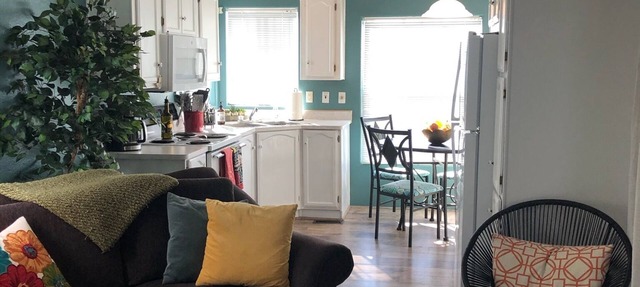 Immaculate & tastefully decorated park model in 55 plus Tucson Voyager Resort
