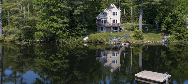 Immaculate Waterfront Cottage - Activities Galore for the Entire Family