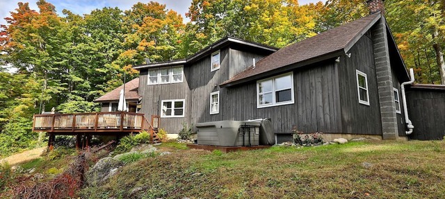 Impressive Cabin with Hot-tub and Fascinating Views in Mendon, Vermont