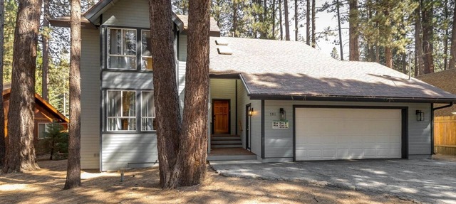 Impressive Cottage with Hot-tub and Games in Big Bear Lake, California