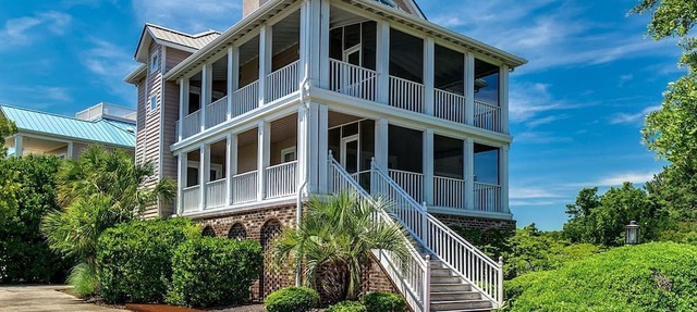 Incredible Beachfront Villa with Stunning Sights in Georgetown, South Carolina