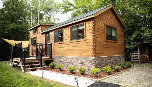 Incredible Modern Tiny Log Cabin near the Ammonoosuc River for a Romantic Getaway in New Hampshire