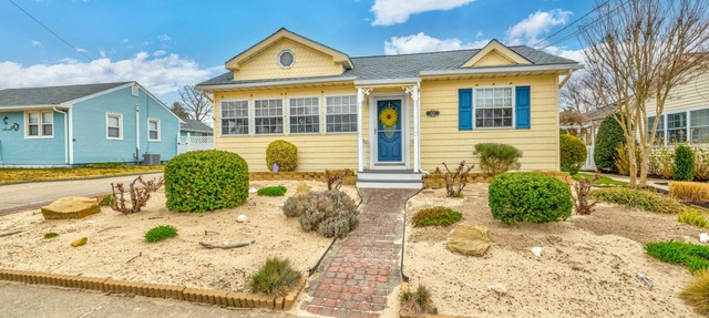 Incredibly Charming Home One Short Block from Bay Beach & Spectacular Sunsets.