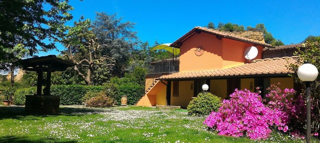 Intero Agriturismo riservato: giardino e piscina di acqua salata tutta per voi