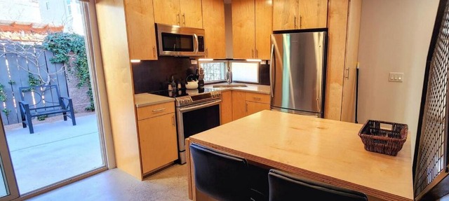 Intimate Townhome Sanctuary DT