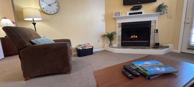 Inviting Condo w Hot Tub & Fireplace