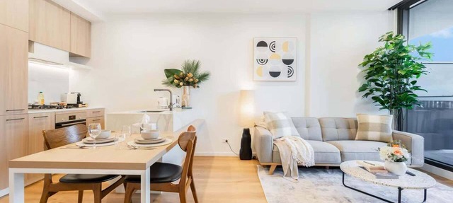 Ivanhoe Apartment: Balcony, Free Parking & Comfort