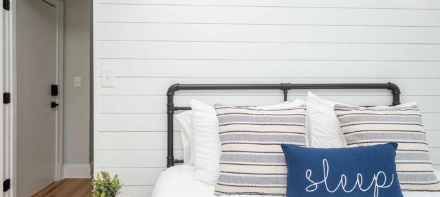 Jennifer's Modern & Comfy Broadway Walkable Stay