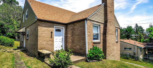 JoyHouse Spacious 4-bedroom house in terrific Pittsburgh PA.