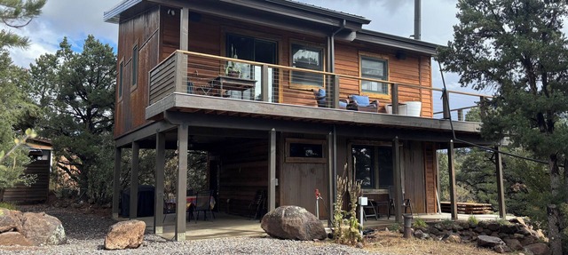 Juniper House: Your Serene Boulder, Utah Mountain Retreat