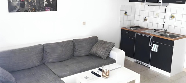 KaRest – Compact Apartment with Balcony