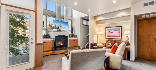 Keystone Escape | Steps to Shuttle Fireplace Deck Hot Tub & Pool