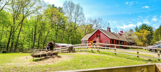 Killingly Barnyard Studio in Wine Country!