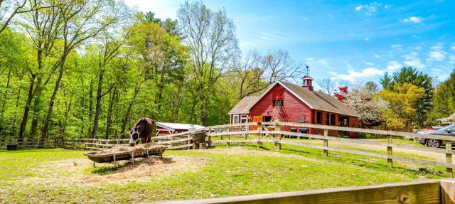 Killingly Barnyard Studio in Wine Country!