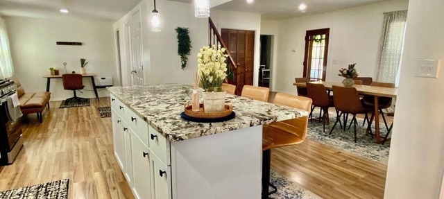 King bed, Spacious 4 bed, 2bth house with a workspace, laundry in unit, WiFi.