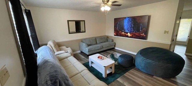 ✨ ⚡️ ☄️King Beds, 86" RokuTV, Massage: Comfort Haven