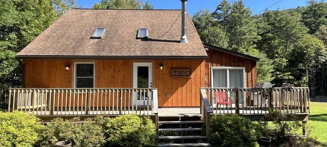 Knotty Pine - Private cabin nestled in the woods, fire pit, near CDP/ASV