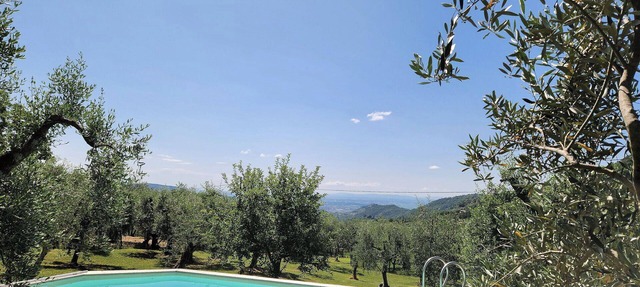 La Casa Rossa, Shared Pool, Marliana