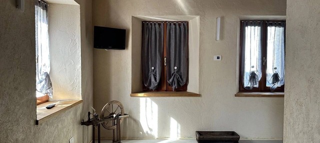 La Finestra sul Grappa – Room 'Monte Peurna' with Mountain View, Shared Terrace & Wi-Fi