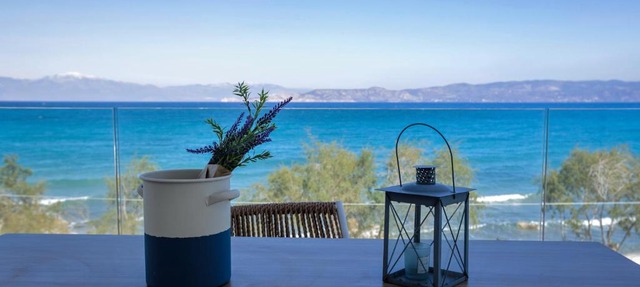 La Mer Bleue Beachfront Boutique Apartments