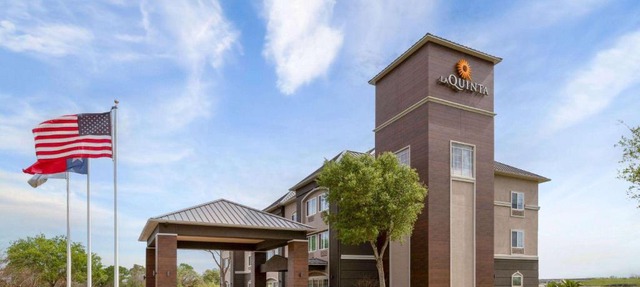 La Quinta by Wyndham Angleton