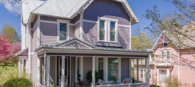 Lady Viola - Victorian w/Balcony Hot Tub