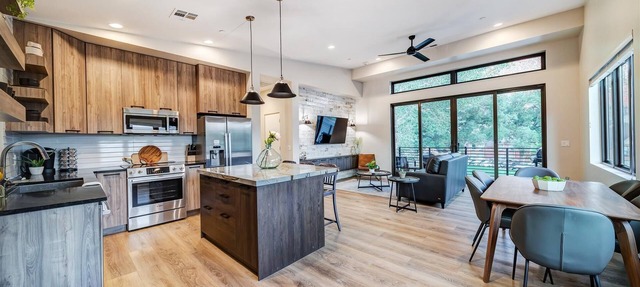 LaFave-Luxury Villa at Zion: Mystery Falls