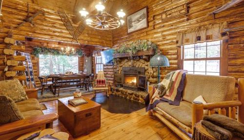 Lake & Beach Access at Lake Luzerne Cabin!