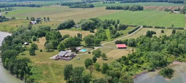 Lake Champlain Estate. 25 Acres, 1500 Feet Lakefront, Beautiful View.