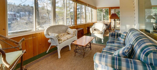 Lakefront Bradford Cottage w/Dock, Near Skiing!