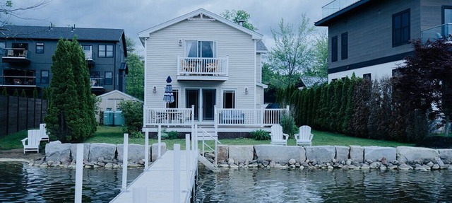 Lakefront home with private dock on Lake Winnisquam, 15 min from Gunstock Mtn