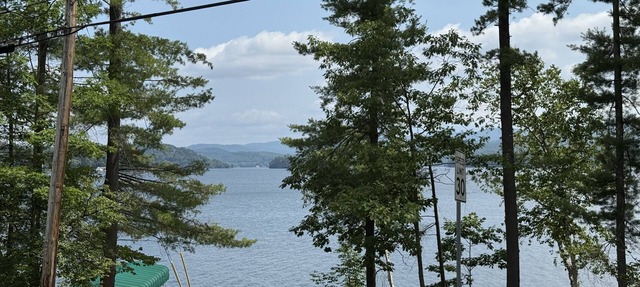 Lakefront house with mountain-range views, waterfront dock, 2 SUPs & kayak