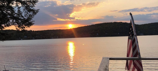 Lakefront oasis with amazing sunsets