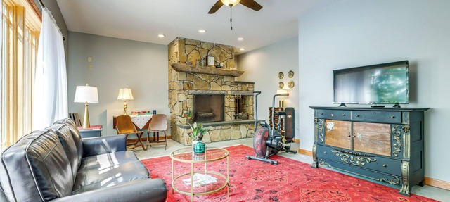 Lakefront Orange Vacation Rental - Pet Friendly!