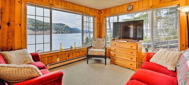 Lakefront Poultney Cottage w/ Deck + Views!
