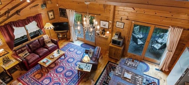 Lakefront Ski Log Cabin on 2 acres