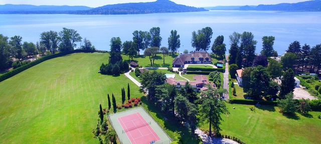 Lakefront villa with pool, tennis and golf! - Villa Solcio