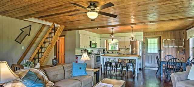 Lakefront Waterloo Cabin w/Dock, Kayaks & Grill!