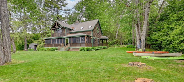 Lakefront Westhampton Cabin w/Beach + Kayaks!