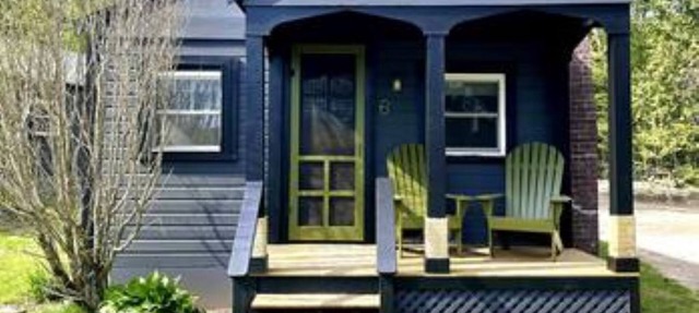 Lakeside Cabin 6 with Kitchen
