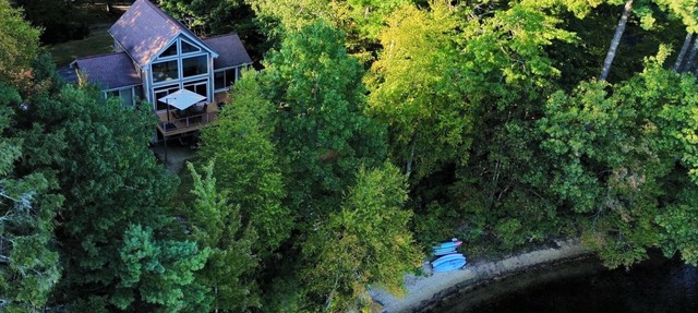 Lakeside Getaway! Gorgeous views! Sleeps 8+