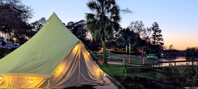 Lakeside Glamping Tent with Kayaks & Spacious Deck in Eutaw Springs, South Carolina