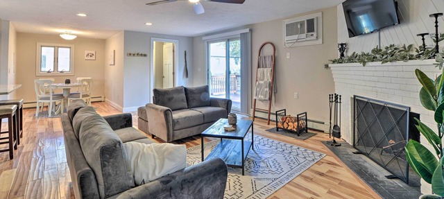 Lancaster Haven: Large Yard, Community Beach!
